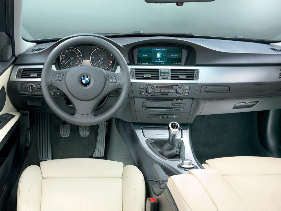  BMW 320d Sedan 2005 года  (фото 10 из 16)